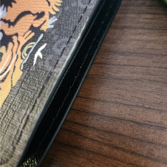 Gucci yellow Tiger Motif Wallet - Picture 7 of 7